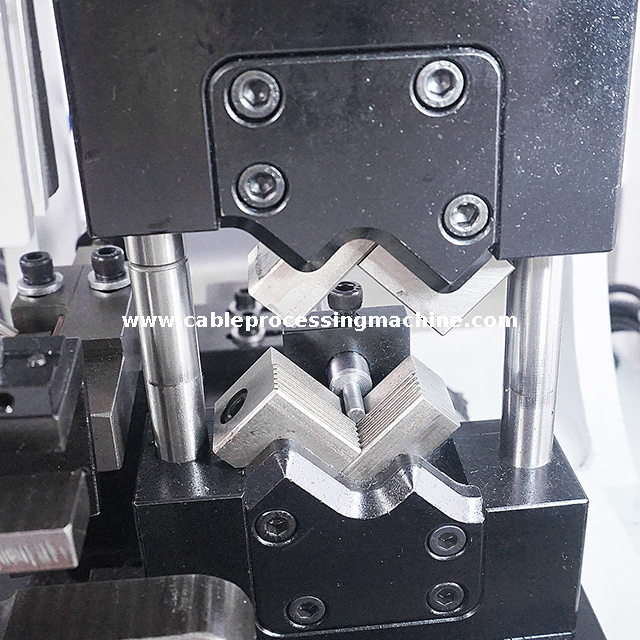 Máquina de crimpagem de conector de tubo de cobre de barril 
